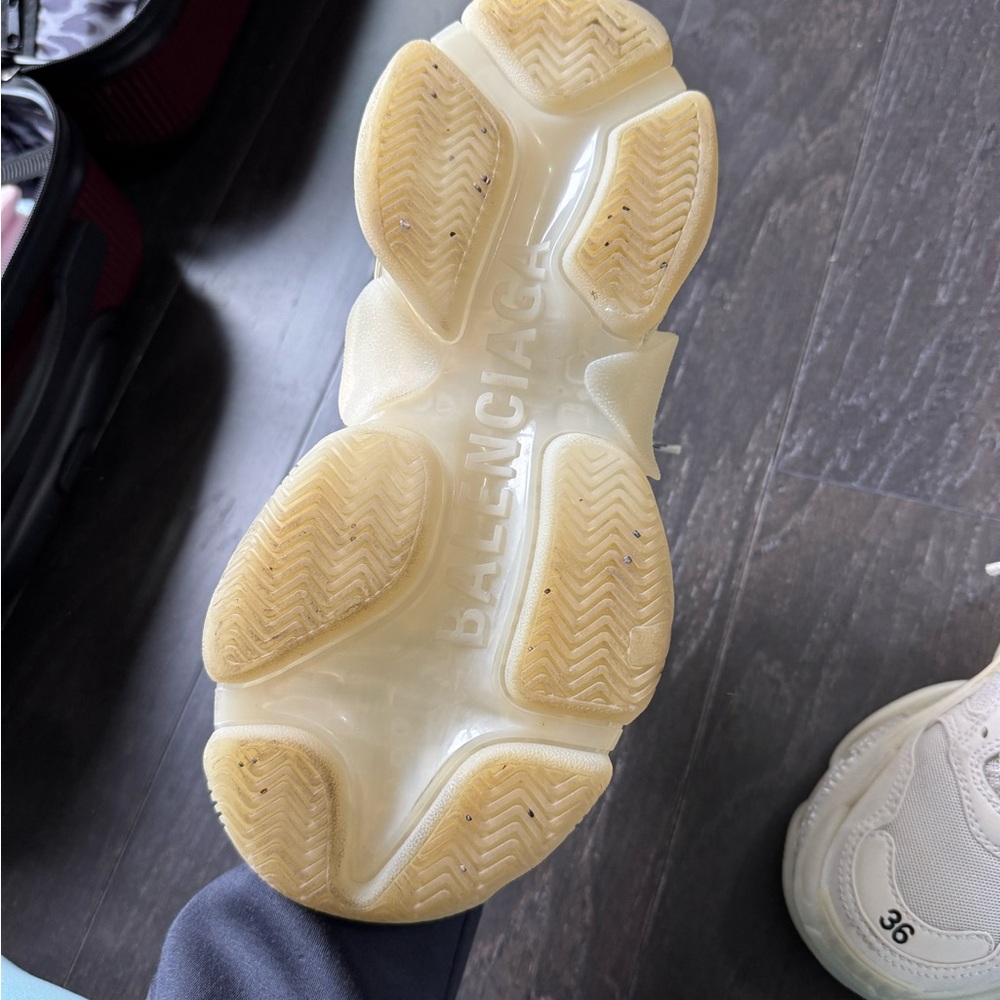 Balenciaga Off-White Chunky Sneakers - Picture 4 of 5